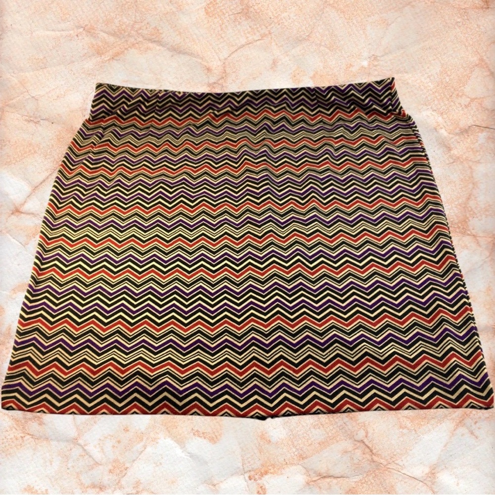Lane Bryant Size 24 Skirt Chevron Print Stretch Multicolor Red Black Tan